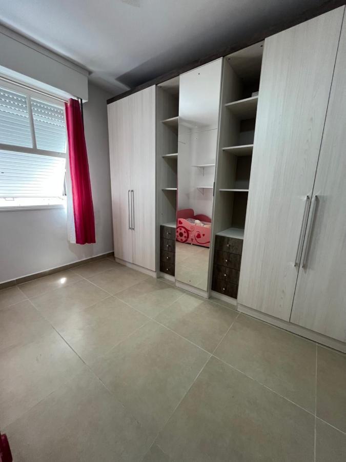 Apartamento Apartamento No Guaruja, Praia Pitangueiras, 2 Dormitorios, Reformado. Guarujá
