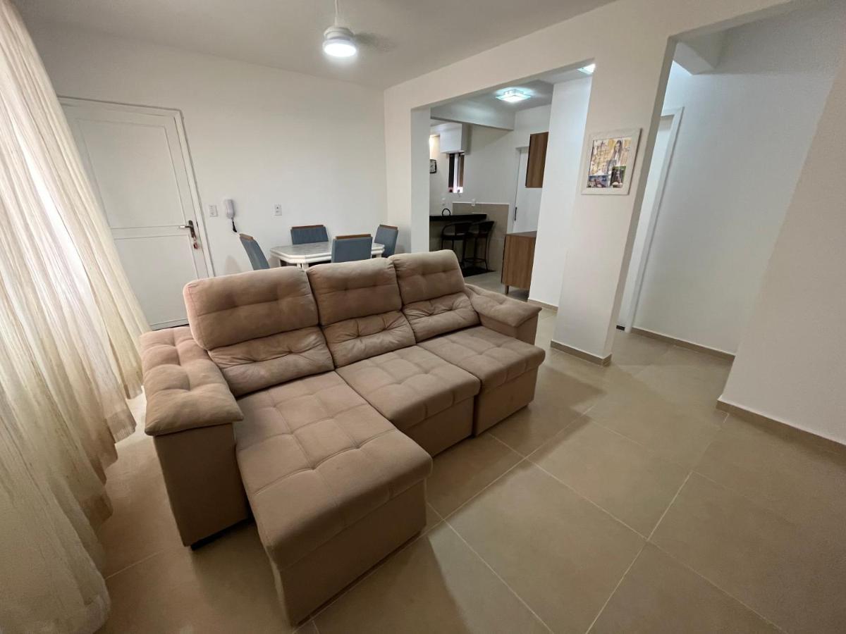 Apartamento No Guaruja, Praia Pitangueiras, 2 Dormitorios, Reformado. Guarujá