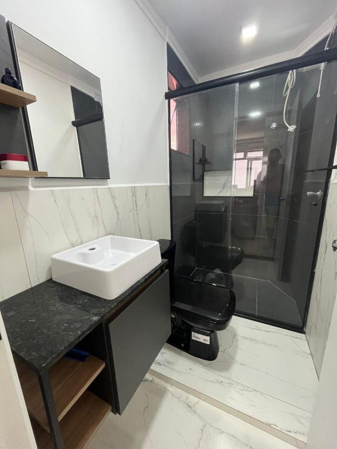 Apartamento Apartamento No Guaruja, Praia Pitangueiras, 2 Dormitorios, Reformado. Guarujá